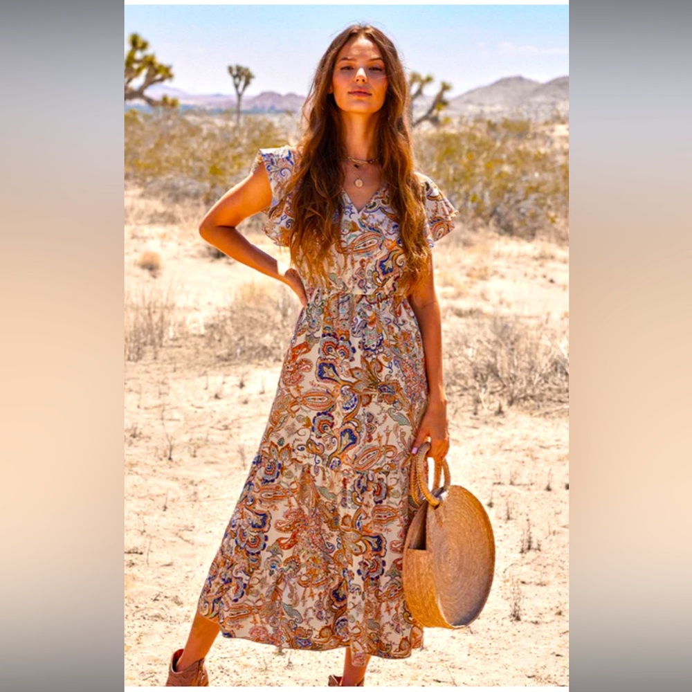 NWT Cupshe M Charleigh Flared Sleeve V-Neck Dress